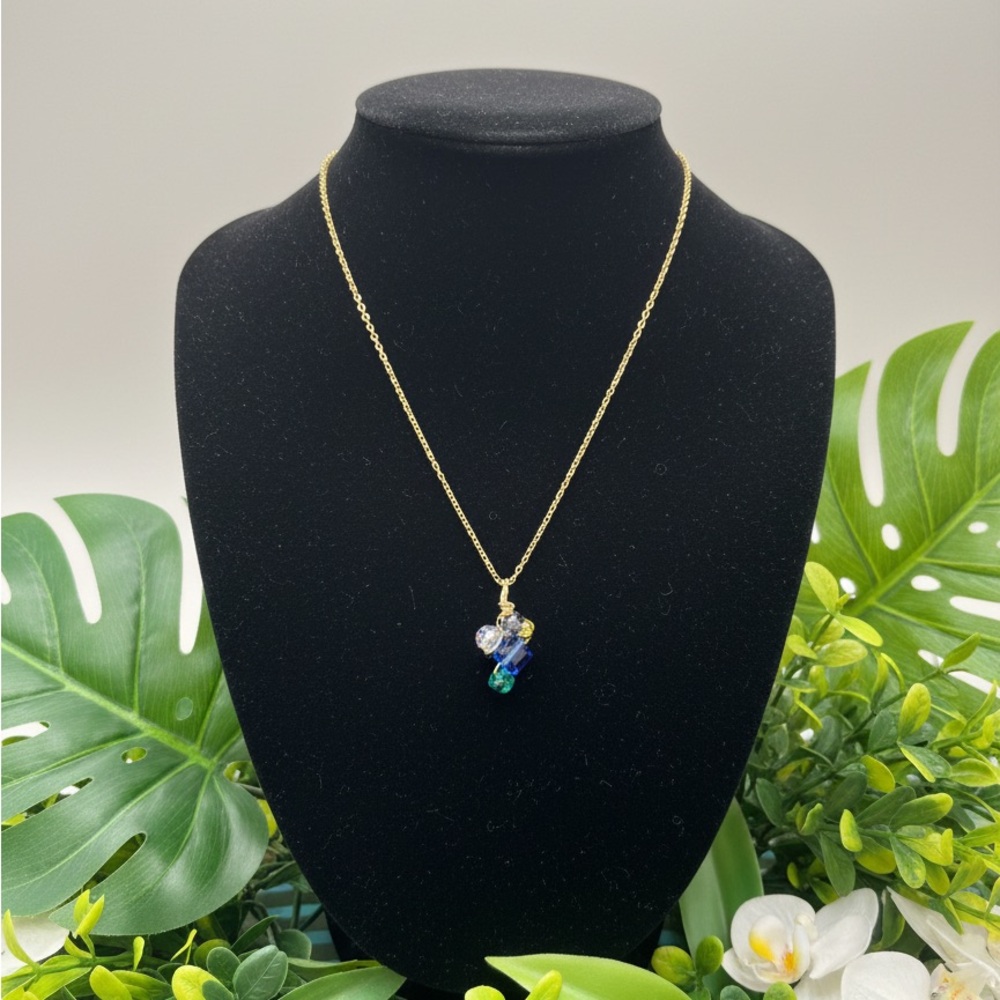 Elegant Gold Wire Wrapped Necklace 18”
